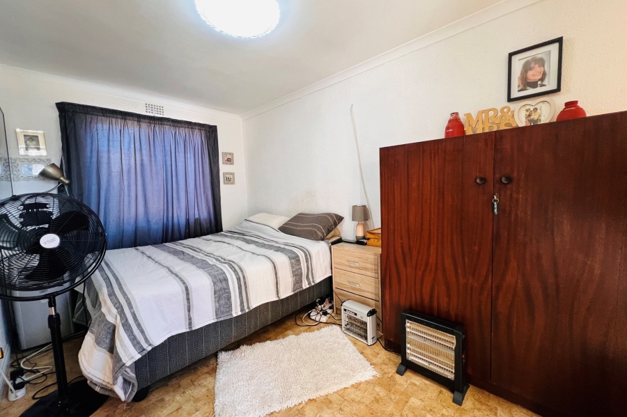 To Let 4 Bedroom Property for Rent in Goodwood Estate Western Cape